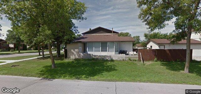 Larawan ng 1069 Kildare Avenue E sa Winnipeg, Manitoba