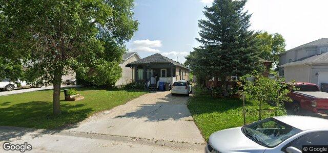 Larawan ng 12 Chadwick Crescent sa Winnipeg, Manitoba