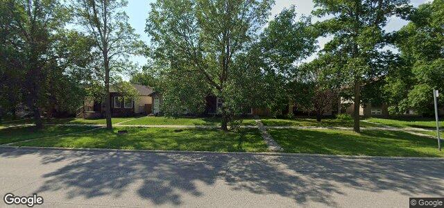 Larawan ng 1250 Kildare Avenue E sa Winnipeg, Manitoba