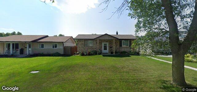 Larawan ng 172 Allenby Crescent sa Winnipeg, Manitoba