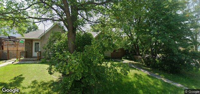 Larawan ng 2 Ainsdale Way sa Winnipeg, Manitoba