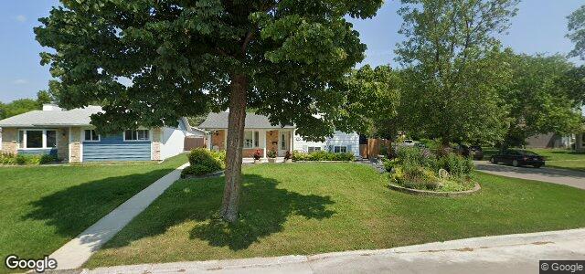 Photo of 2 Baxter Bay in Winnipeg, Manitoba