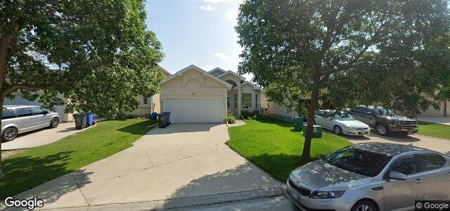 Larawan ng 32 Chadwick Crescent sa Winnipeg, Manitoba