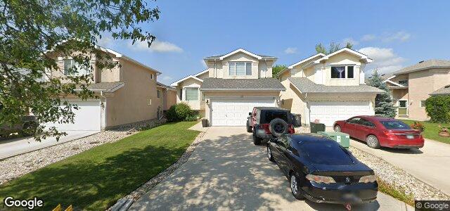 Larawan ng 35 Chadwick Crescent sa Winnipeg, Manitoba