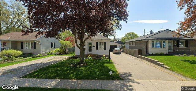 Larawan ng 48 Fairview Drive sa Winnipeg, Manitoba