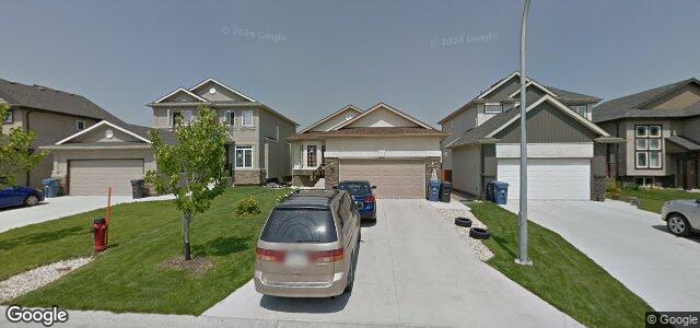 Larawan ng 51 Blumm Crescent sa Winnipeg, Manitoba