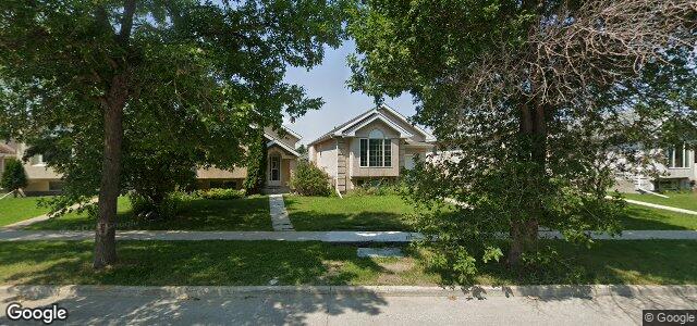 Larawan ng 76 Ravenhurst Street sa Winnipeg, Manitoba