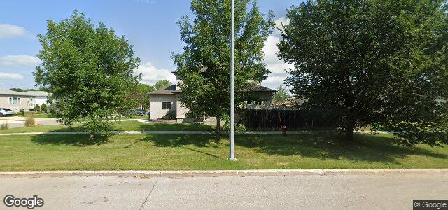 Larawan ng 77 Binscarth Street sa Winnipeg, Manitoba