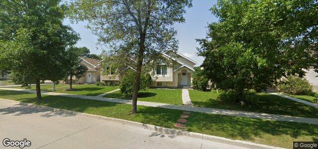 Larawan ng 84 Ravenhurst Street sa Winnipeg, Manitoba