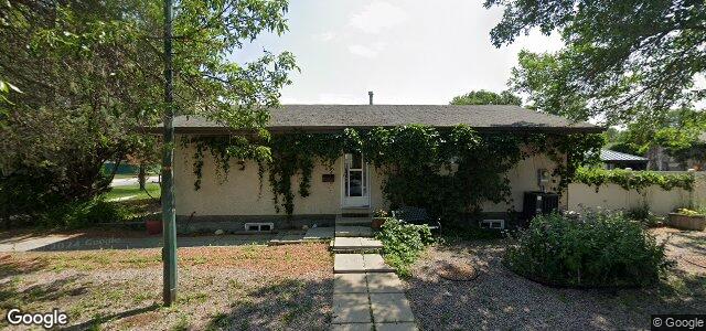 Larawan ng 880 Kildare Avenue E sa Winnipeg, Manitoba