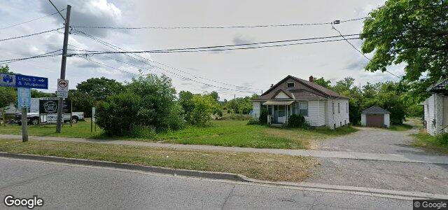 Photo of 512 Queenston Street in Winnipeg, Manitoba