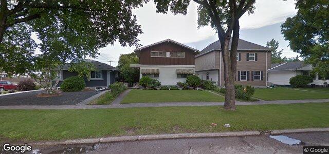 Larawan ng 695 Queenston Street sa Winnipeg, Manitoba