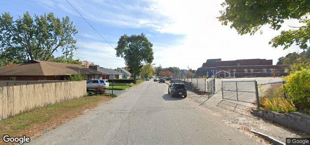 Larawan ng 360 Youville Street sa Winnipeg, Manitoba