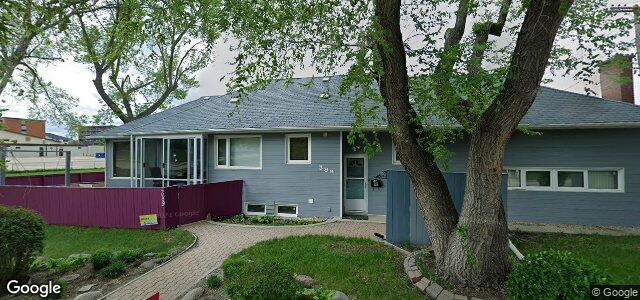 Larawan ng 389 St Jean Baptiste Street sa Winnipeg, Manitoba