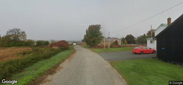 Larawan ng 421 Jeanne D'Arc Street sa Winnipeg, Manitoba