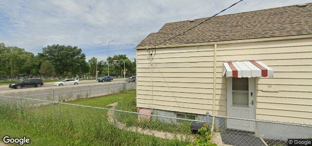 Larawan ng 111 Henderson Highway sa Winnipeg, Manitoba