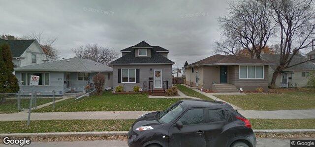 Larawan ng 173 Chalmers Avenue sa Winnipeg, Manitoba