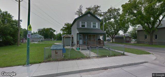 Larawan ng 210 Mcintosh Avenue sa Winnipeg, Manitoba