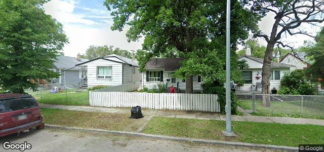 Larawan ng 211 Winterton Avenue sa Winnipeg, Manitoba