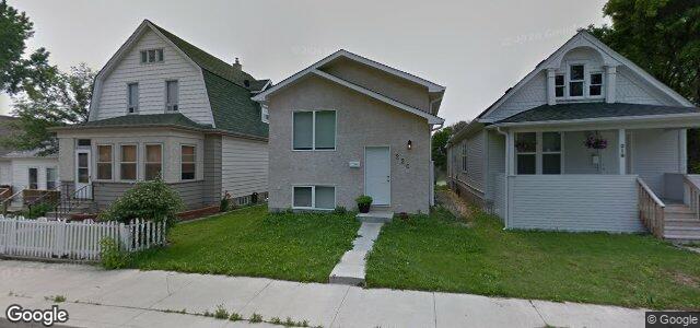 Larawan ng 220 Mcintosh Avenue sa Winnipeg, Manitoba