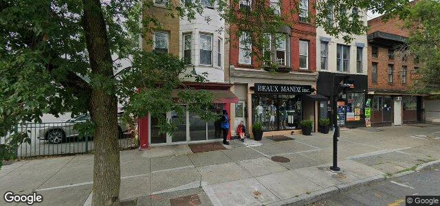 Larawan ng 230 Washington Avenue sa Winnipeg, Manitoba