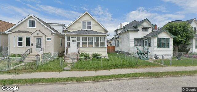 Photo of 239 Martin Avenue W in Winnipeg, Manitoba