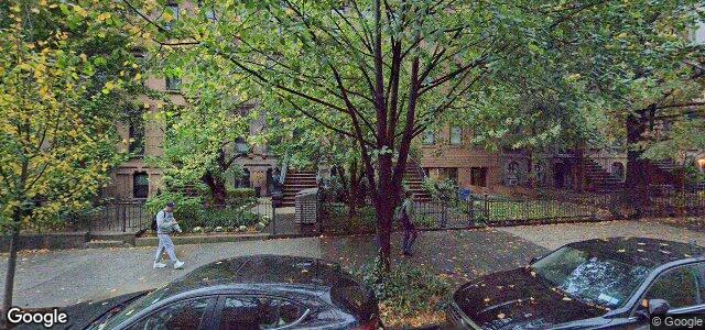 Larawan ng 241 Washington Avenue sa Winnipeg, Manitoba