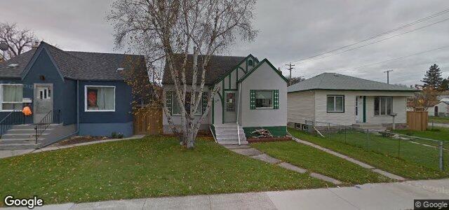 Larawan ng 242 Chalmers Avenue sa Winnipeg, Manitoba