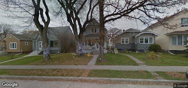 Larawan ng 249 Chalmers Avenue sa Winnipeg, Manitoba