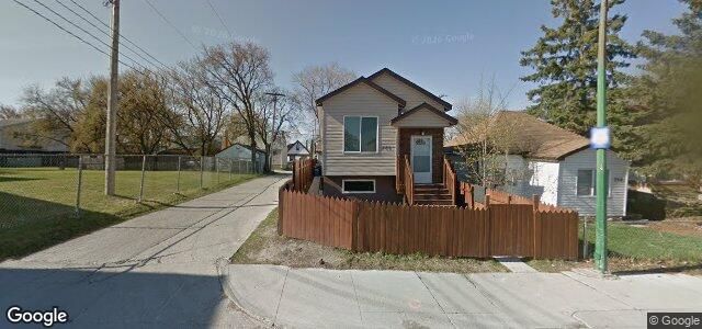 Larawan ng 250 Mcintosh Avenue sa Winnipeg, Manitoba