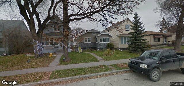 Larawan ng 251 Chalmers Avenue sa Winnipeg, Manitoba