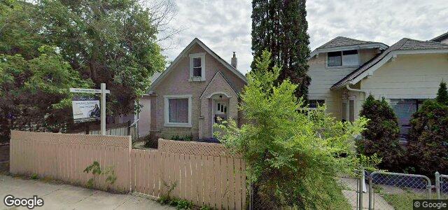 Photo of 260 Martin Avenue W in Winnipeg, Manitoba