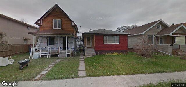 Larawan ng 300 Chalmers Avenue sa Winnipeg, Manitoba
