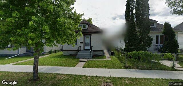Larawan ng 320 Larsen Avenue sa Winnipeg, Manitoba