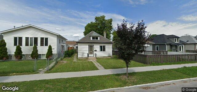 Larawan ng 323 Larsen Avenue sa Winnipeg, Manitoba