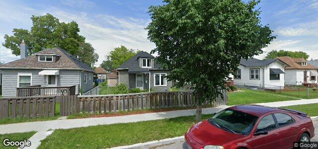 Larawan ng 329 Larsen Avenue sa Winnipeg, Manitoba