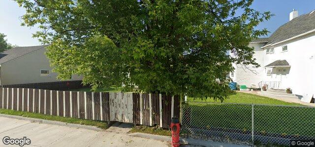 Larawan ng 330 Johnson Avenue W sa Winnipeg, Manitoba