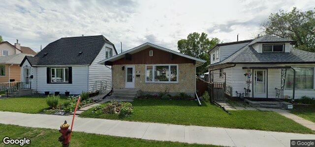Larawan ng 334 Larsen Avenue sa Winnipeg, Manitoba