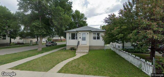 Larawan ng 341 Chalmers Avenue sa Winnipeg, Manitoba