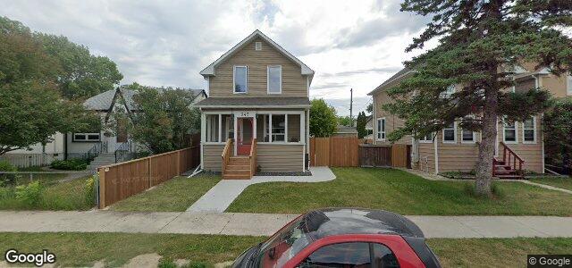 Larawan ng 345 Chalmers Avenue sa Winnipeg, Manitoba