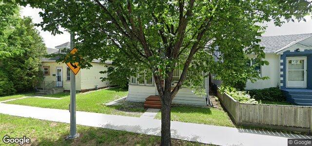 Larawan ng 352 Larsen Avenue sa Winnipeg, Manitoba