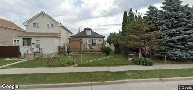 Photo of 353 Chalmers Avenue in Winnipeg, Manitoba