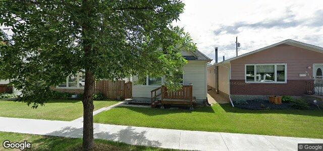 Larawan ng 374 Larsen Avenue sa Winnipeg, Manitoba
