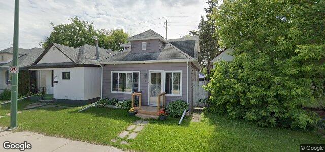 Photo of 382 Harbison Avenue W in Winnipeg, Manitoba