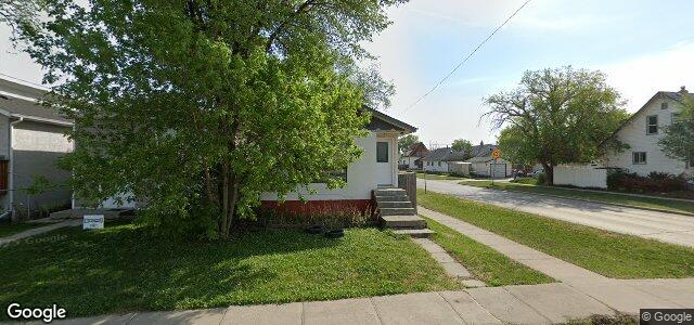Larawan ng 400 Bowman Avenue sa Winnipeg, Manitoba