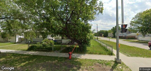 Larawan ng 402 Munroe Avenue sa Winnipeg, Manitoba