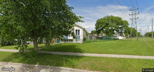 Larawan ng 415 Larsen Avenue sa Winnipeg, Manitoba