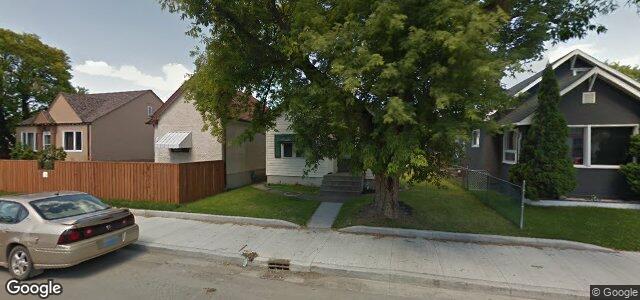 Photo of 439 Harbison Avenue W in Winnipeg, Manitoba