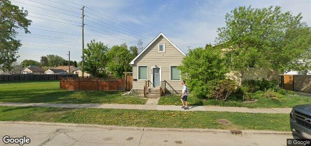 Larawan ng 449 Bowman Avenue sa Winnipeg, Manitoba