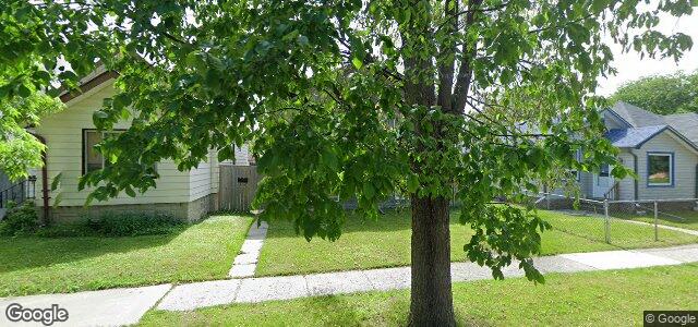 Larawan ng 450 Larsen Avenue sa Winnipeg, Manitoba